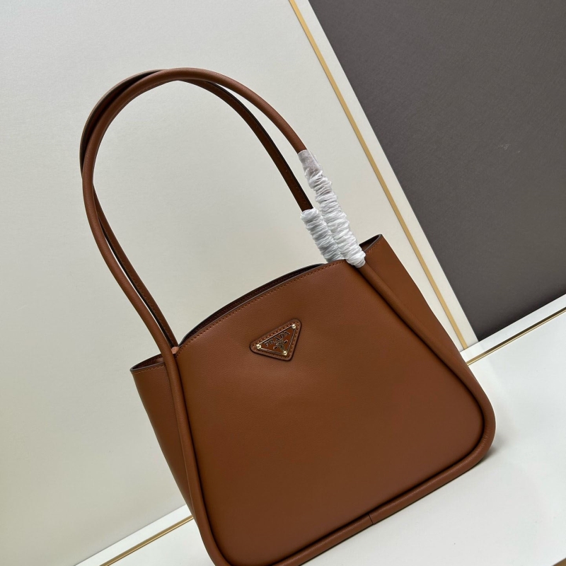 Pra*a shopping bags